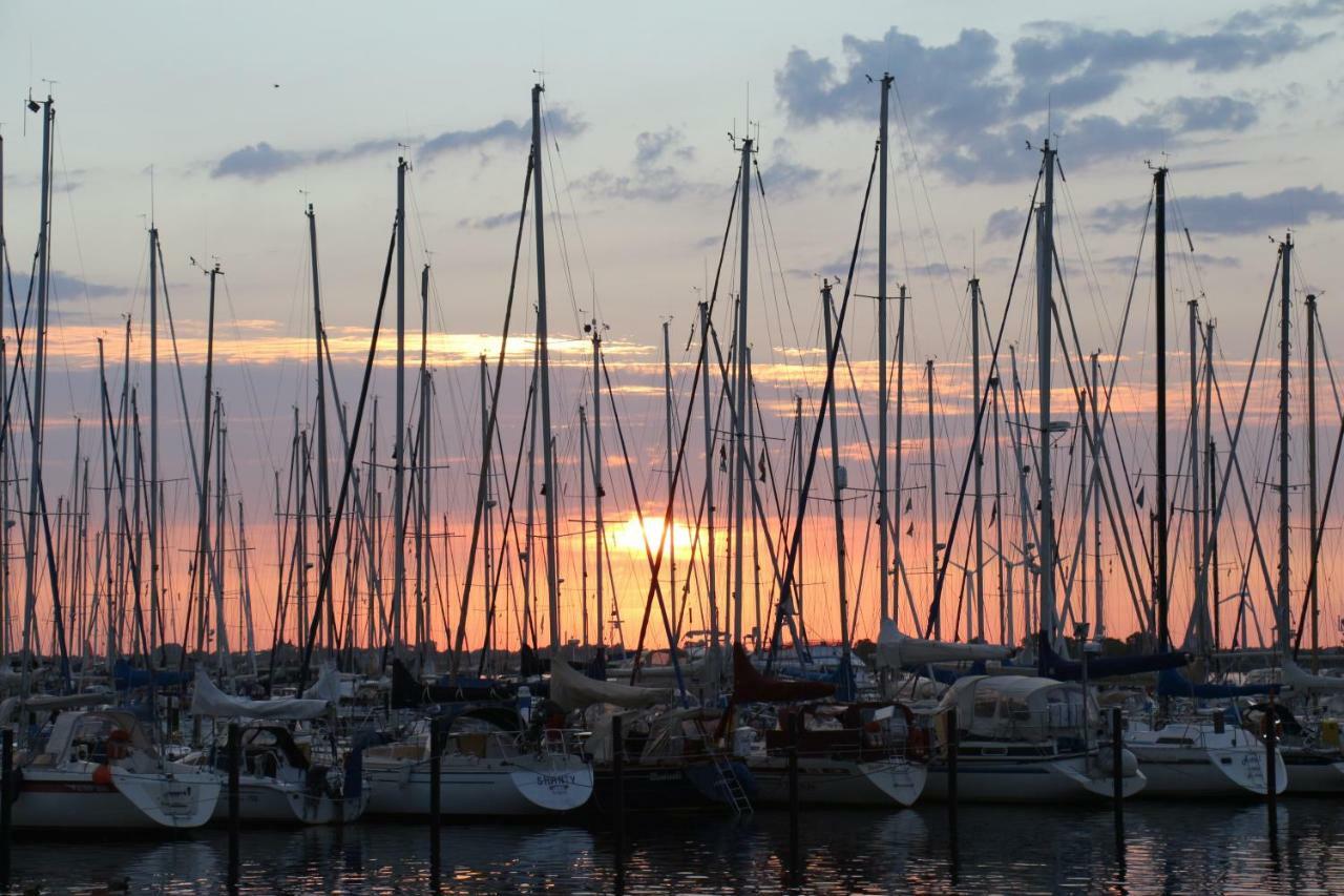 2Zi-Ferienwohnung Am Suedstrand Mit Eigenem Parkplatz Perfekt Fuer Familie Burgtiefe auf Fehmarn Exterior foto